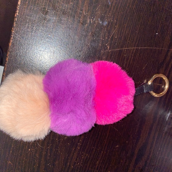 FLUFFY KEY CHAIN ACCESORY - Picture 2 of 2